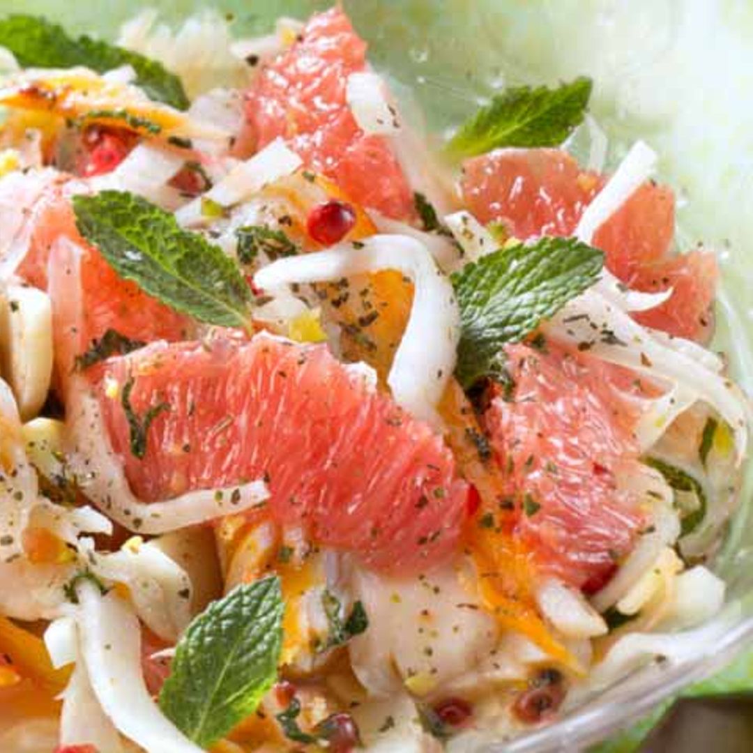 Ensalada de bacalao con pomelo, té verde y aceite de menta