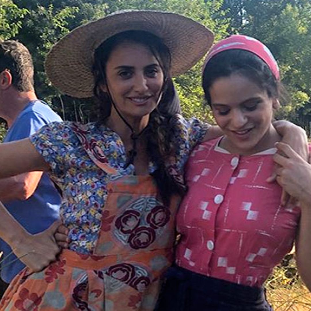 El dúo definitivo: Penélope Cruz y Rosalía cantan 'A tu vera' en el tráiler de 'Dolor y Gloria'