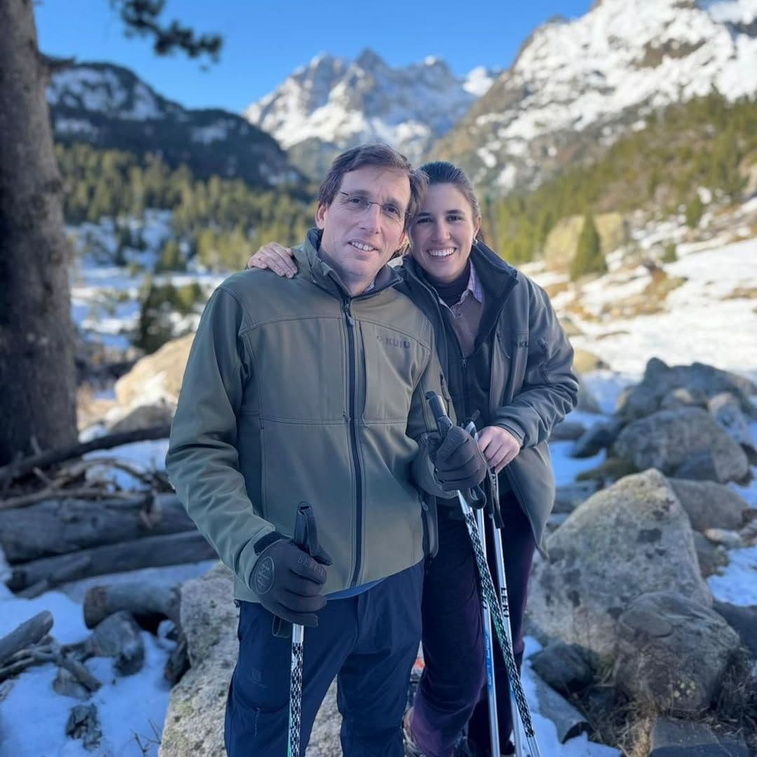 El alcalde de Madrid José Luis Martínez-Almeida y su esposa, Teresa Urquijo, en Benasque