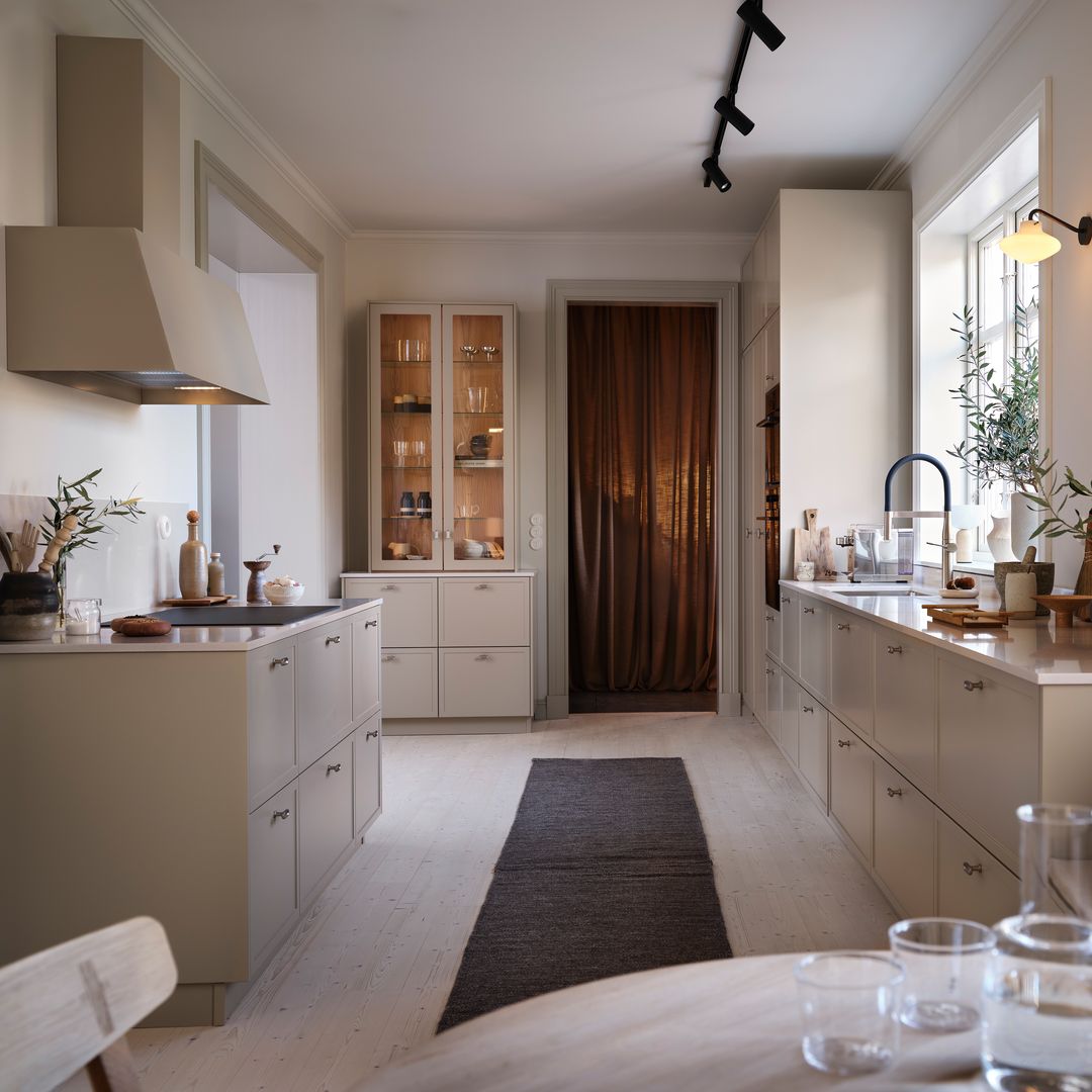 Las cocinas beige no son aburridas y estas 10 ideas lo demuestran: un color cálido, atemporal y lleno de personalidad