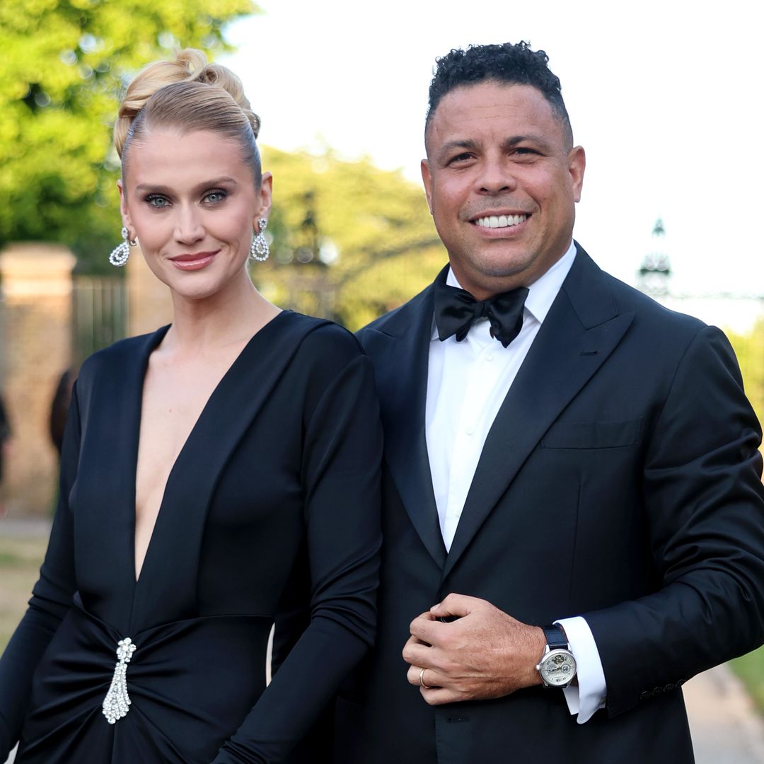 La cita 'eco' que ha unido a los reyes Carlos y Camilla y a Beatriz de York con Ronaldo Nazario 