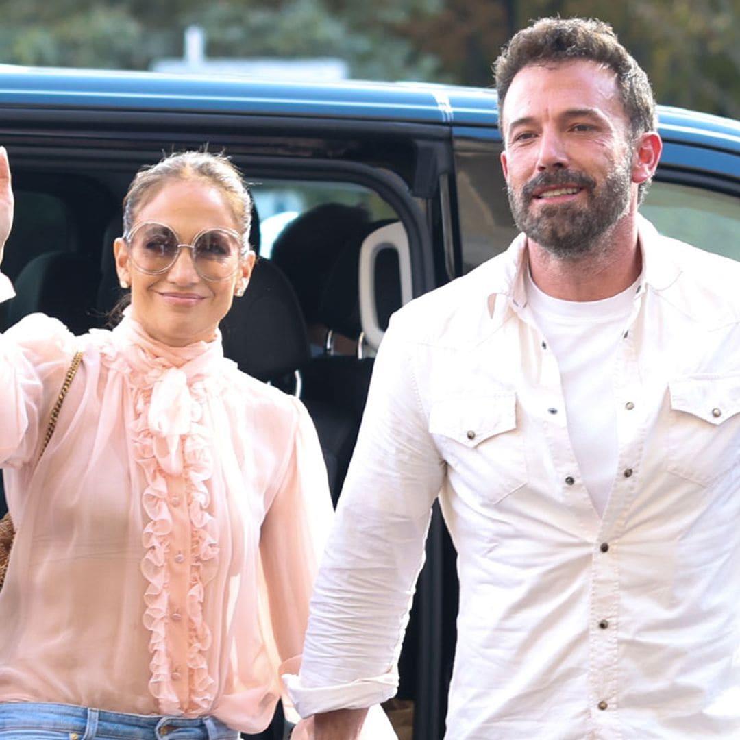 Continúa el maratón de estilo de Jennifer Lopez en su luna de miel parisina