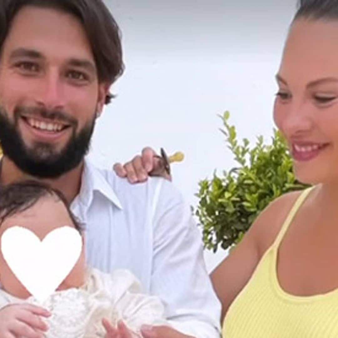 Jessica Bueno, en la recta final de su embarazo, no se pierde el bautizo de su ahijado