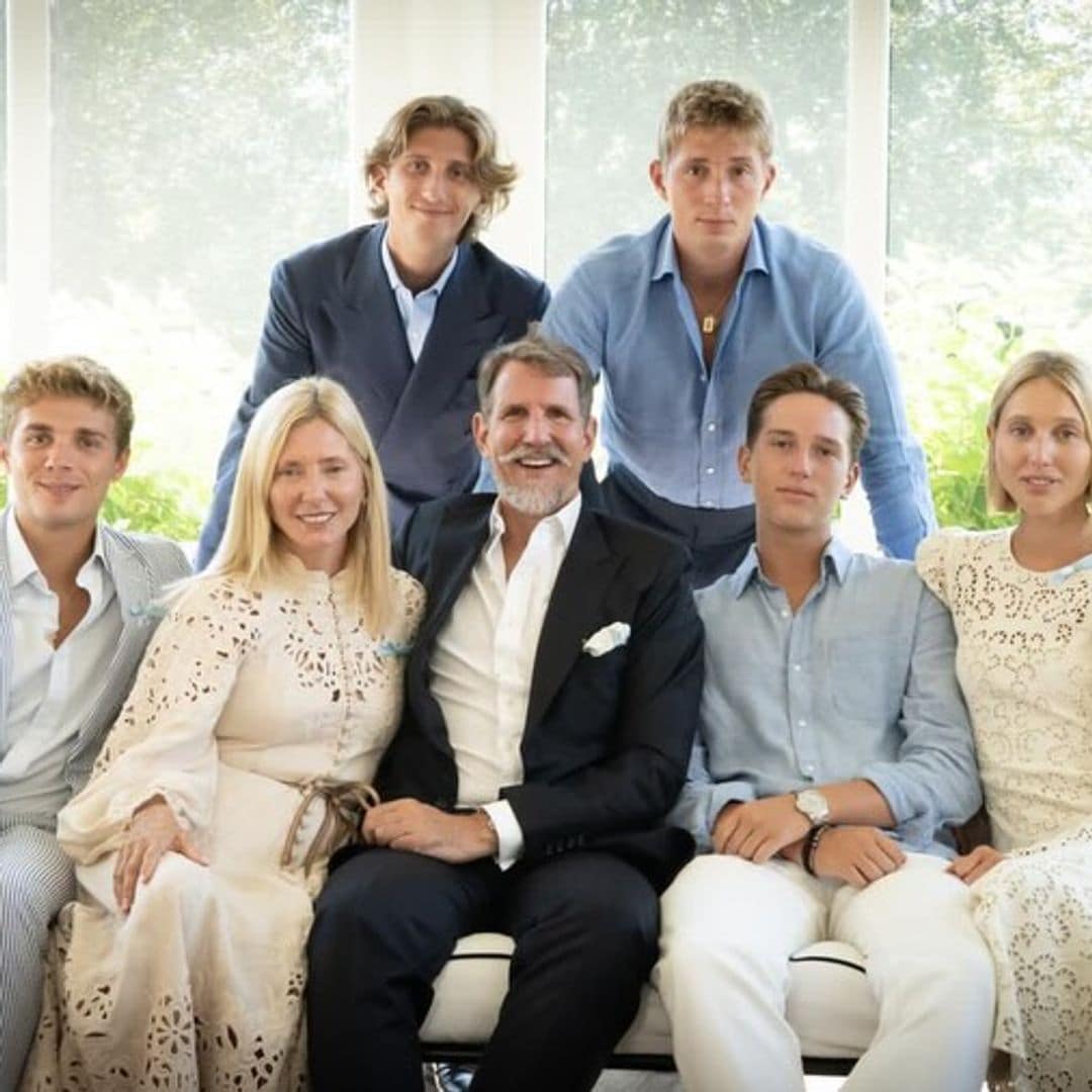 La Familia Real griega felicita la Navidad y cierra un año en el que no han conseguido resolver su ciudadanía