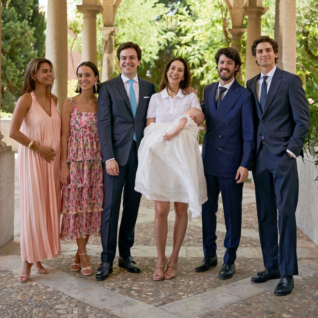 Junto a los padrinos de su hija: Alex Guilá, íntimo amigo de Daniel desde la universidad, y Emelie Lindmark, gran amiga de Anne-Marie, y sus parejas, María Broto (la mujer de Alex) y Gerard Sabé (el marido de Emelie)