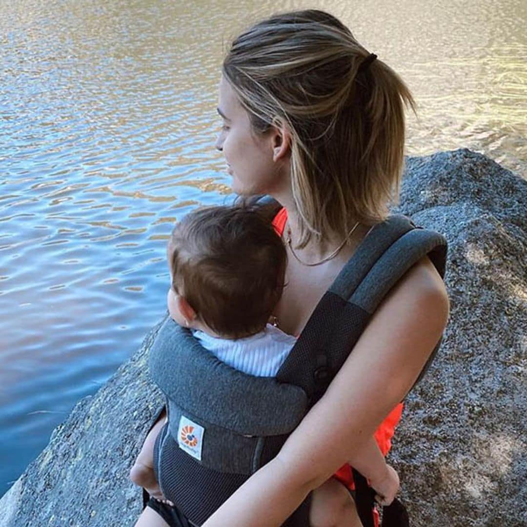Mochilas de porteo supercómodas para las mejores vacaciones con tu bebé