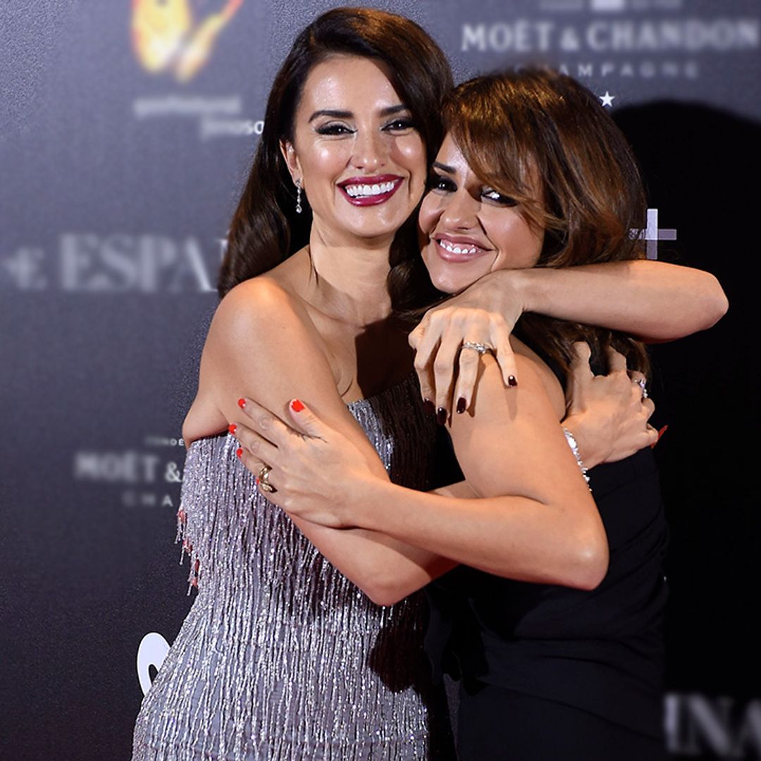 Mónica Cruz celebra su cumpleaños por todo lo alto arropada de amigos y con una felicitación de lo más especial