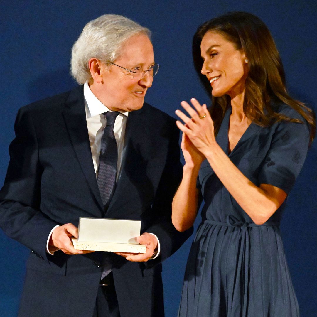El último gran reconocimiento a Fernando Ónega: un galardón de manos de la reina Letizia