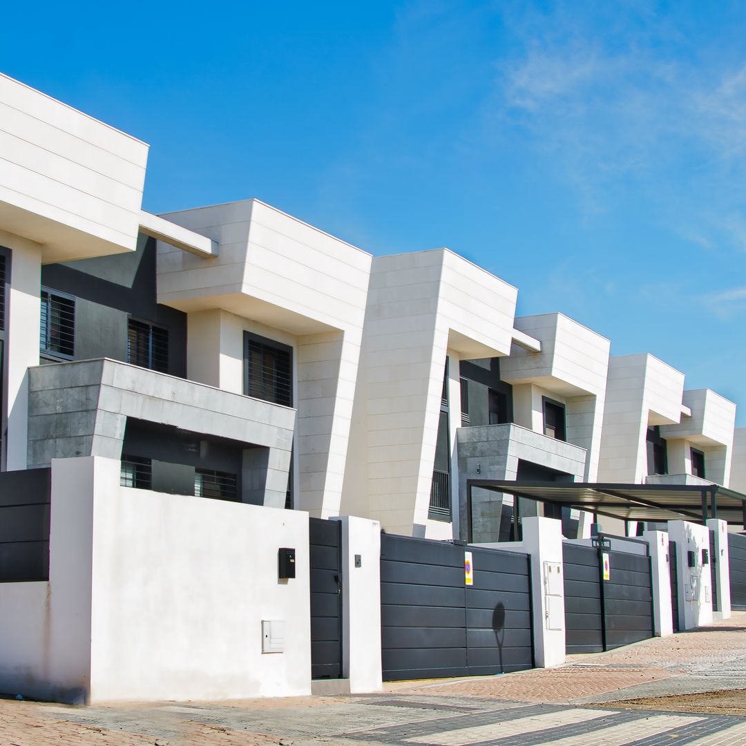 La norma de la DGT que está pillando por sorpresa a muchos vecinos: ojo con aparcar en tu propio vado