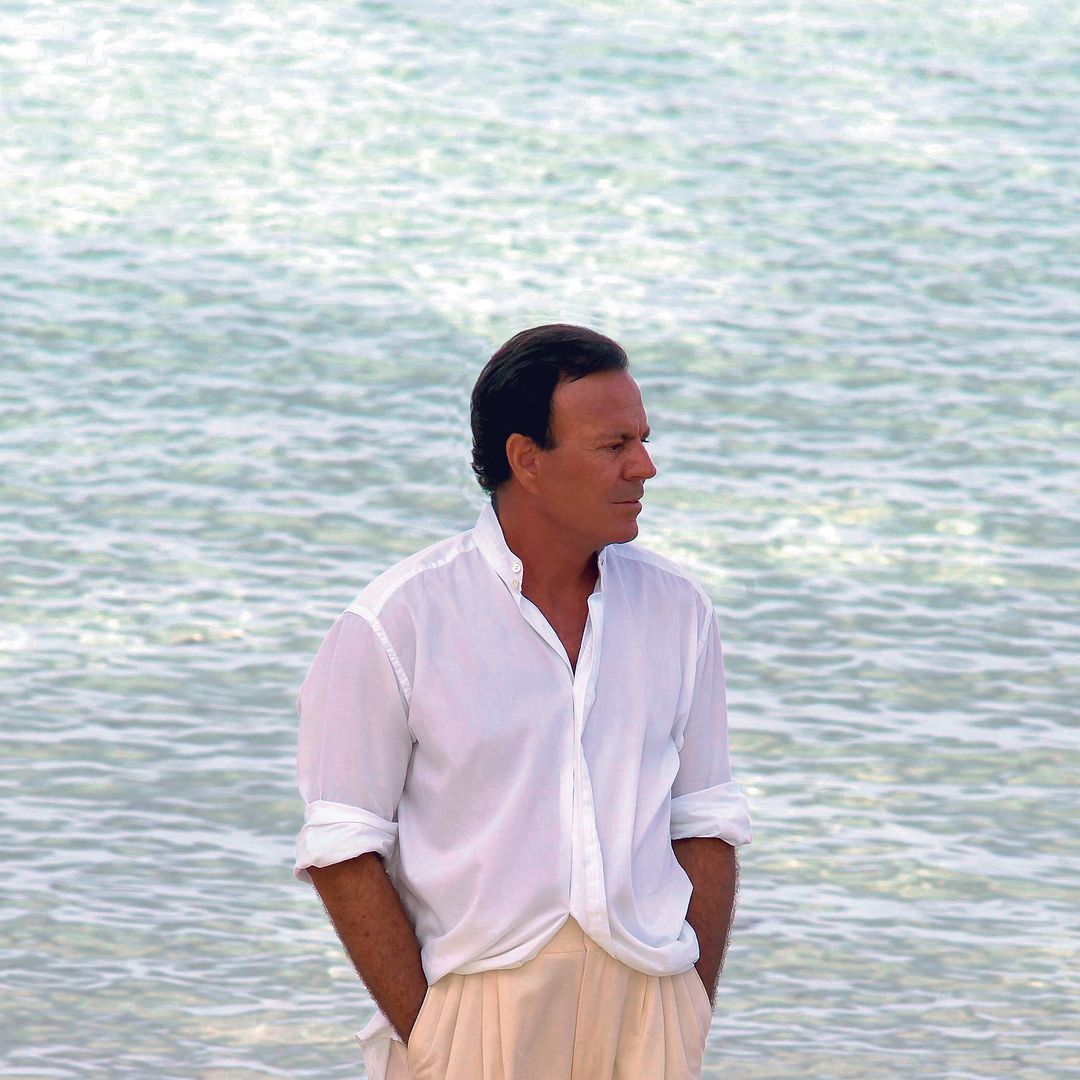 Julio Iglesias se despide de su amigo muerto en la tragedia en la discoteca Jet Set en República Dominicana