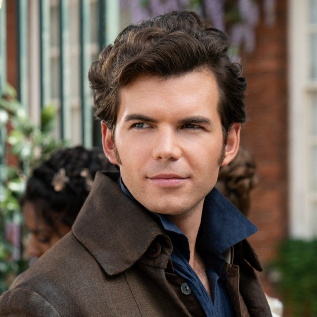 Descubre el truco que ha hecho que veamos más atractivo a Luke Newton, el nuevo protagonista de 'Los Bridgerton'