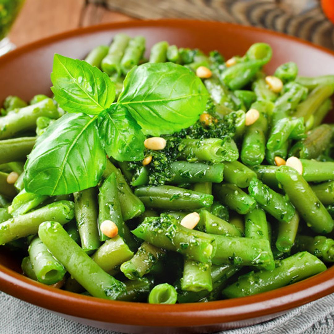 Judías verdes con pesto y piñones