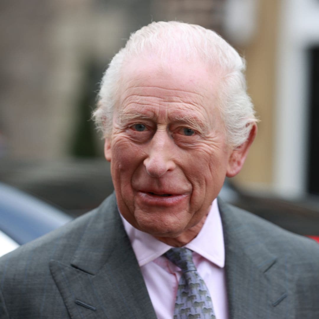 El Palacio de Buckingham informa sobre el estado del rey Carlos tras la cancelación de sus vacaciones