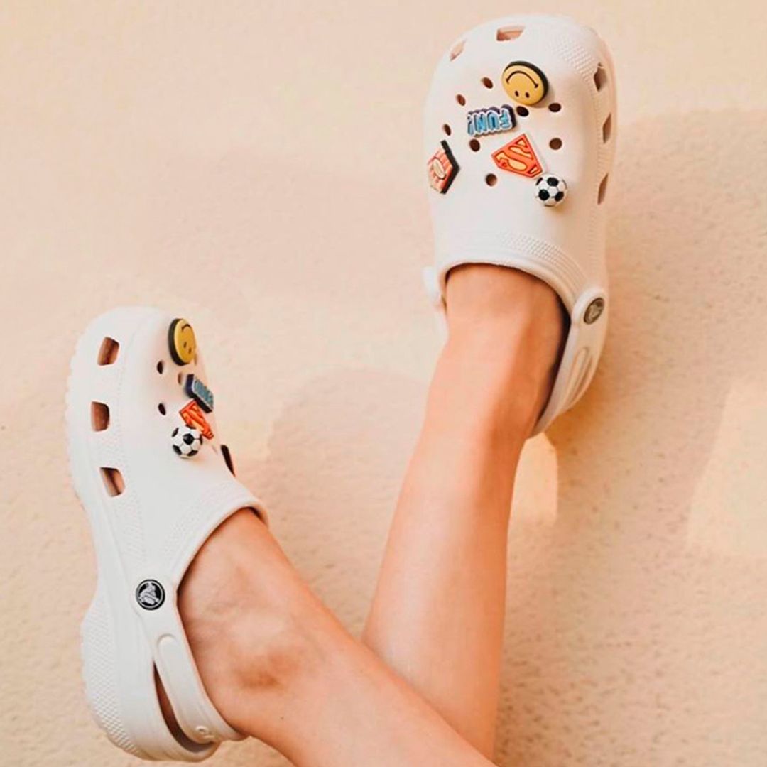 Hemos encontrado los zuecos crocs más buscados de Amazon y que serán tendencia este verano