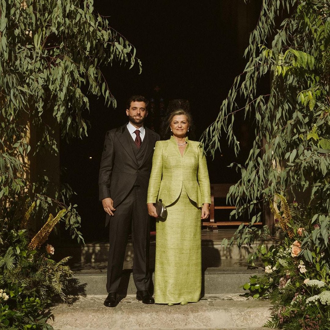 María José, la madrina del vestido verde y la gargantilla de una sola vuelta, fue la invitada más elegante de esta boda en Córdoba