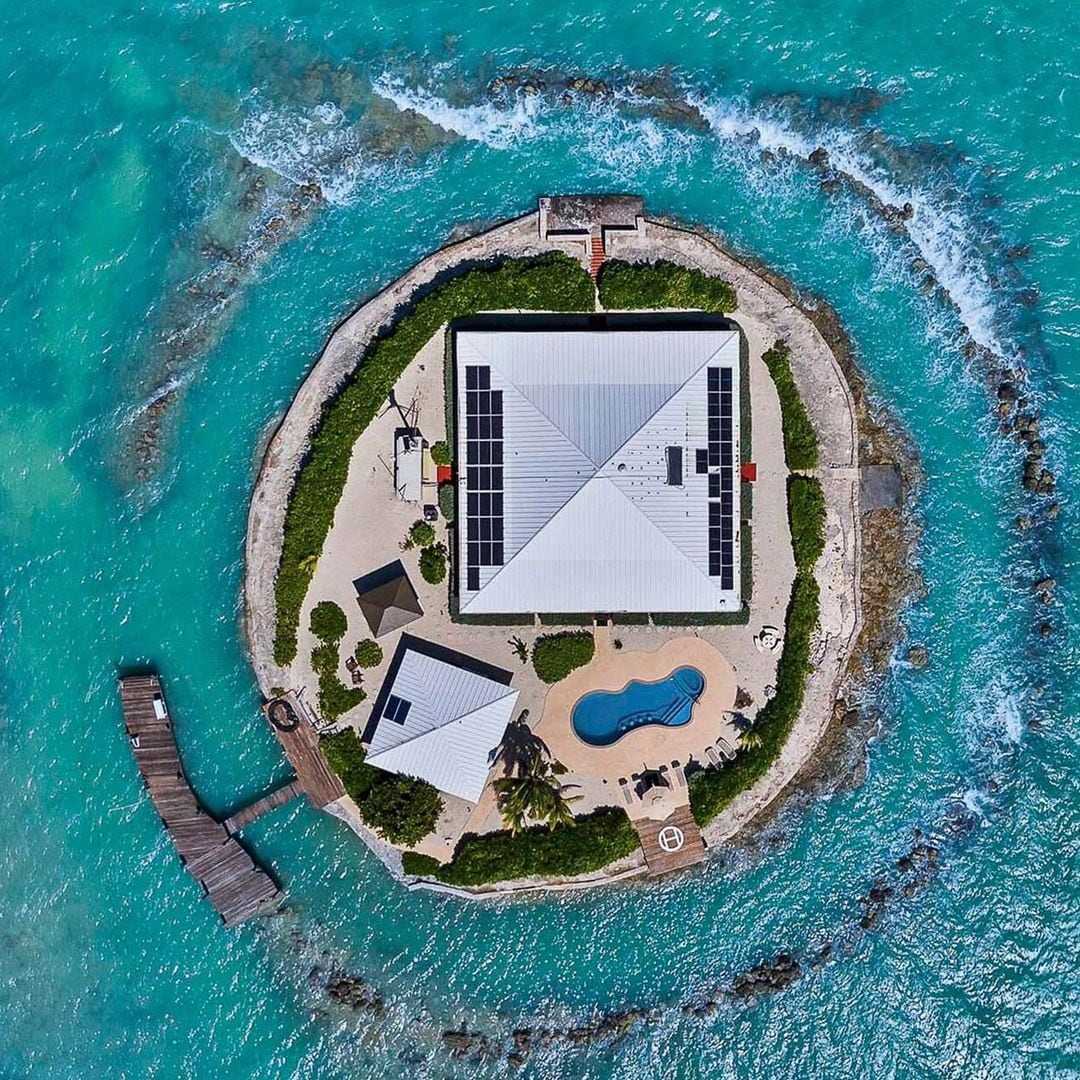 En imágenes: de una casa flotante a la cueva que sería un sueño para el mismísimo Batman