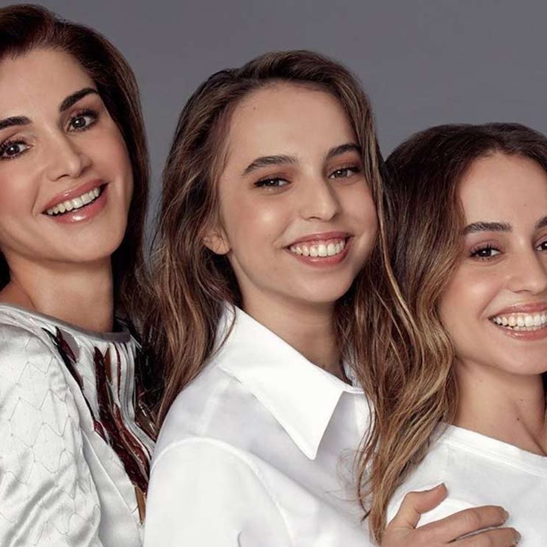 ¡Doble celebración! El posado con el que Rania de Jordania felicita el cumpleaños a sus hijas