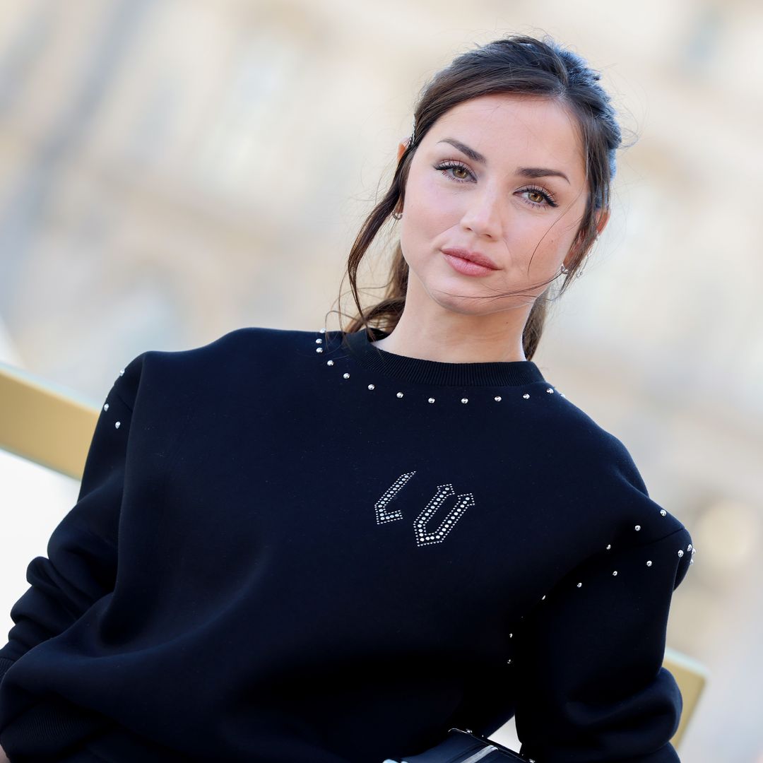 Ana de Armas en Louis Vuitton