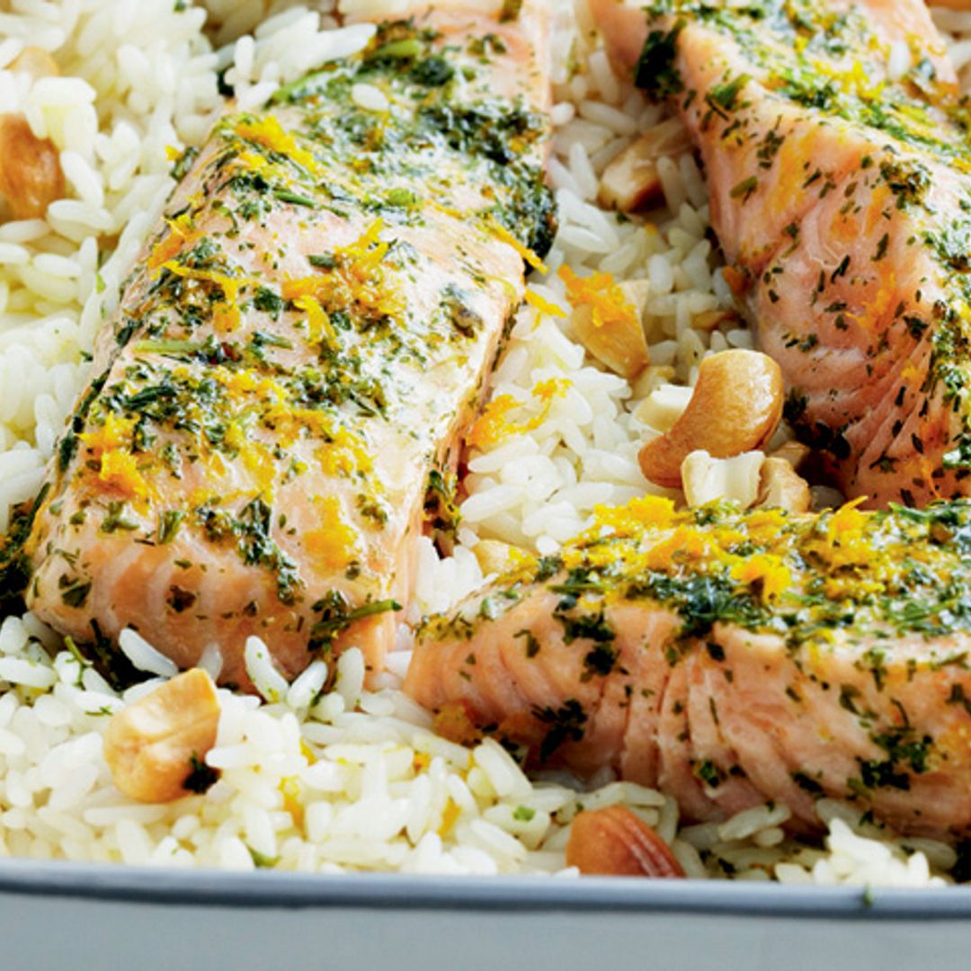 Salmón al vapor con arroz y anacardos