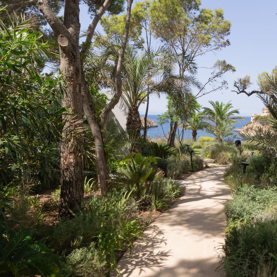 Jardines ecológicos: la tendencia de diseño de exteriores que está cambiando el paisajismo actual para favorecer la biodiversidad