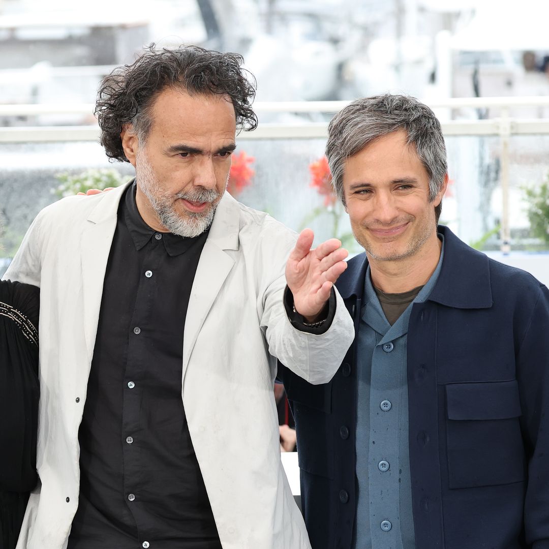 Entre lágrimas, Gael García le agradece a Alejandro González Iñárritu por cambiarle la vida