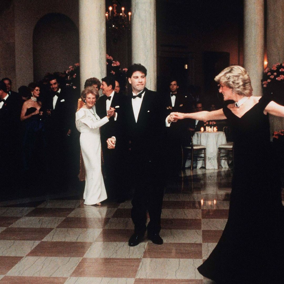 El vestido con el que Diana de Gales bailó junto a John Travolta será subastado ¡por tercera vez!
