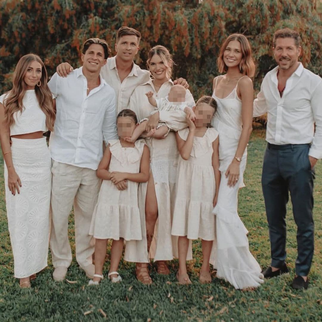 Simeone abre el álbum de fotos del bautizo de su primer nieto en Buenos Aires: "Un día lleno de fe, amor y bendición"