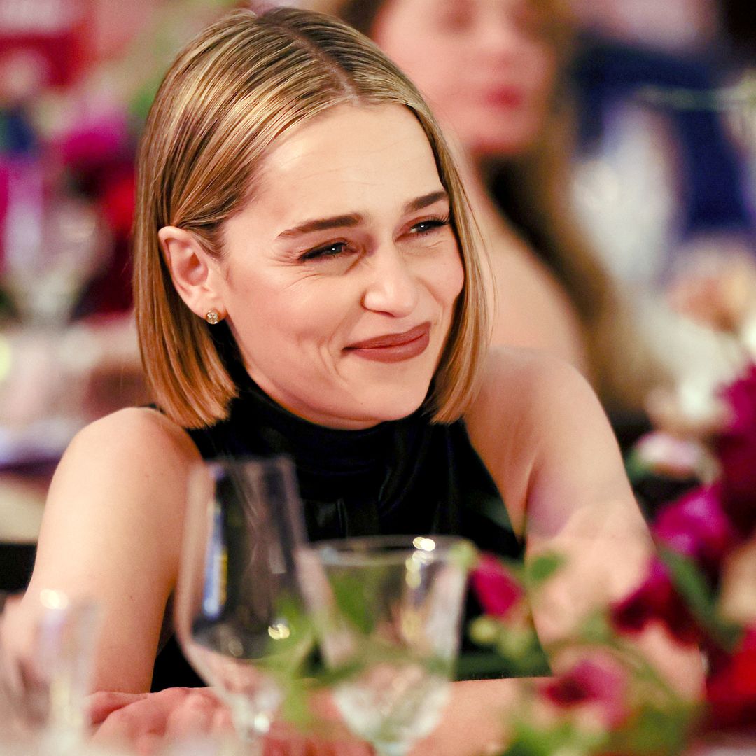 La actriz Emilia Clarke y su consejo cuando cocina en casa para invitados: ''Nunca hagas esto''