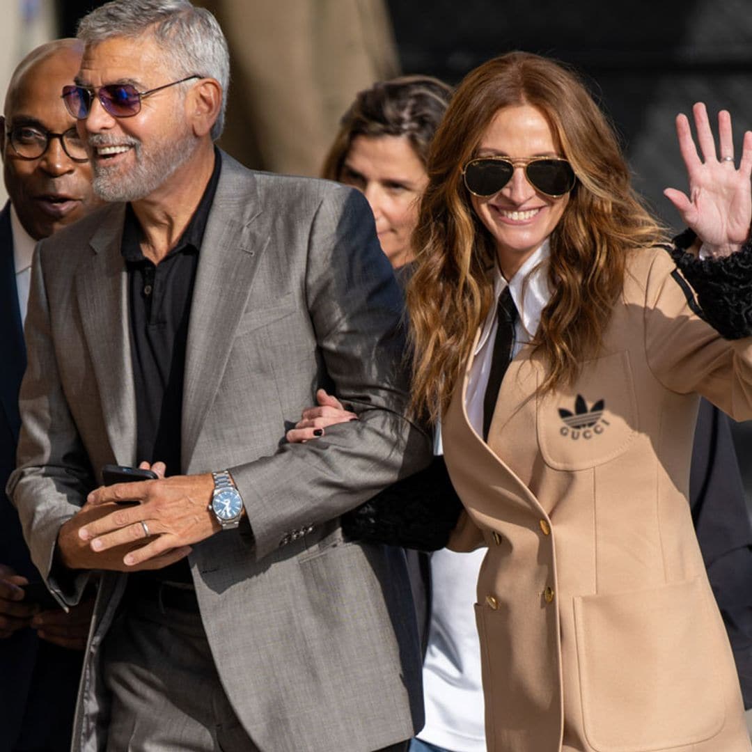 Julia Roberts o cómo rejuvenecer el traje clásico con nuevos aires deportivos