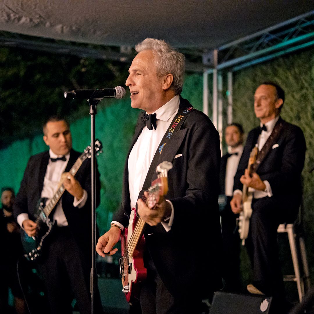 EXCLUSIVA: El concierto sorpresa de 'Hombres G' en la boda de David Summers (con declaración de amor incluida)