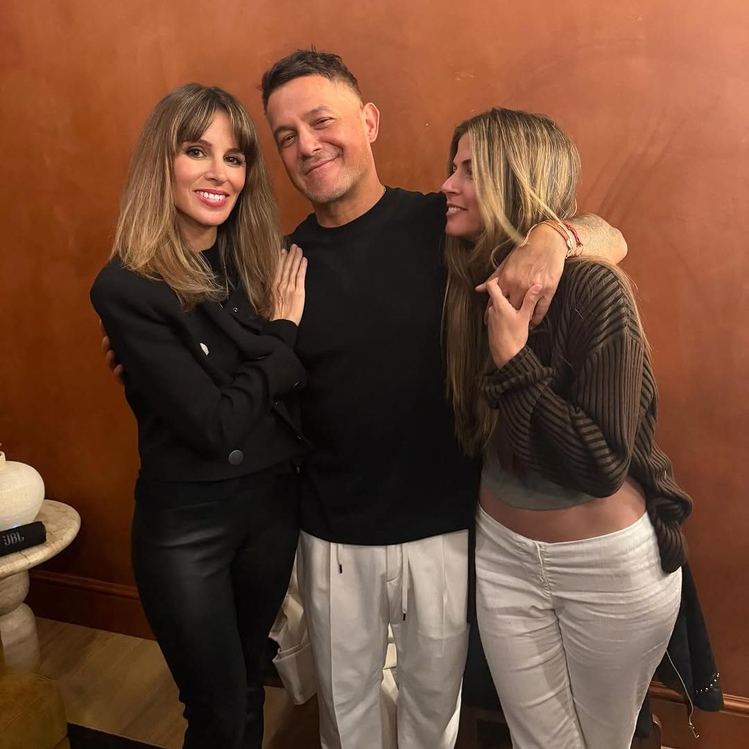 Alejandra Gere y Alejandro Sanz protagonizan un cariñoso e inesperado encuentro en Nueva York junto a Stephanie Cayo: "Gracias por regalarnos un pedazo de tu corazón"