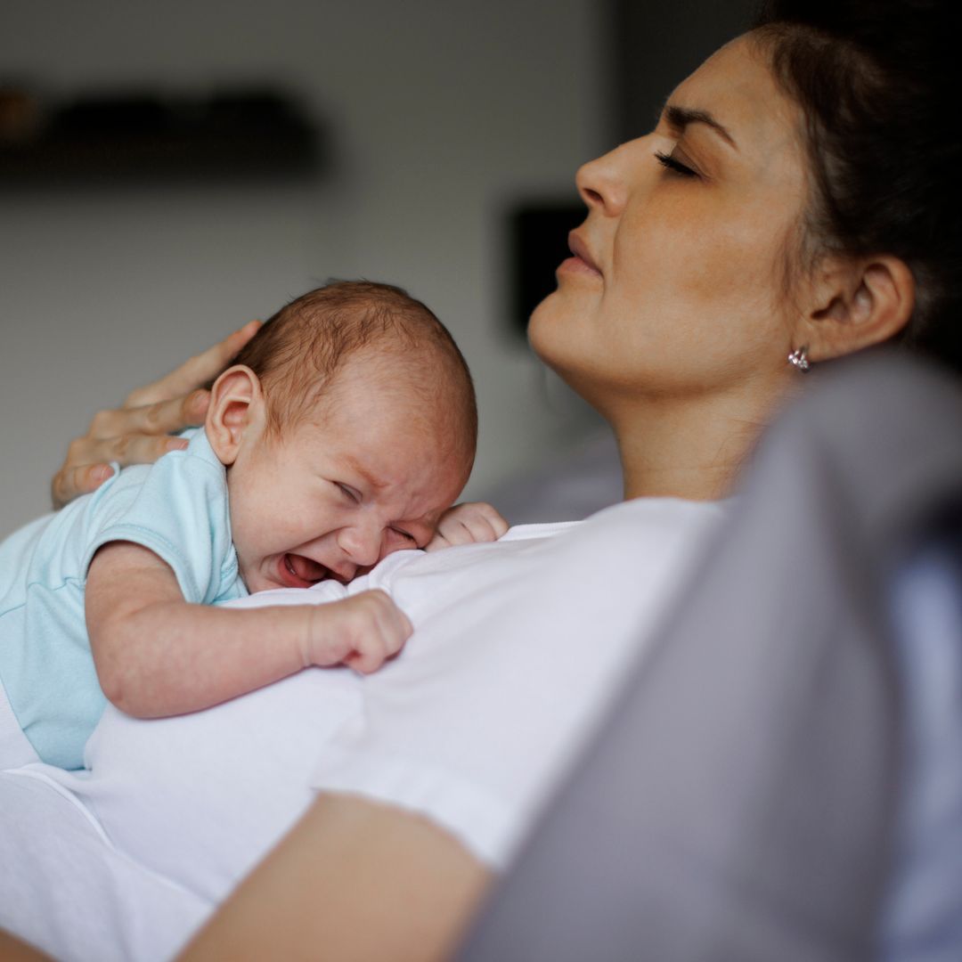 Cuando la maternidad no es solo felicidad: Penélope Cruz, Kylie Jenner y la realidad de la depresión posparto, según la autora Diana Oliver