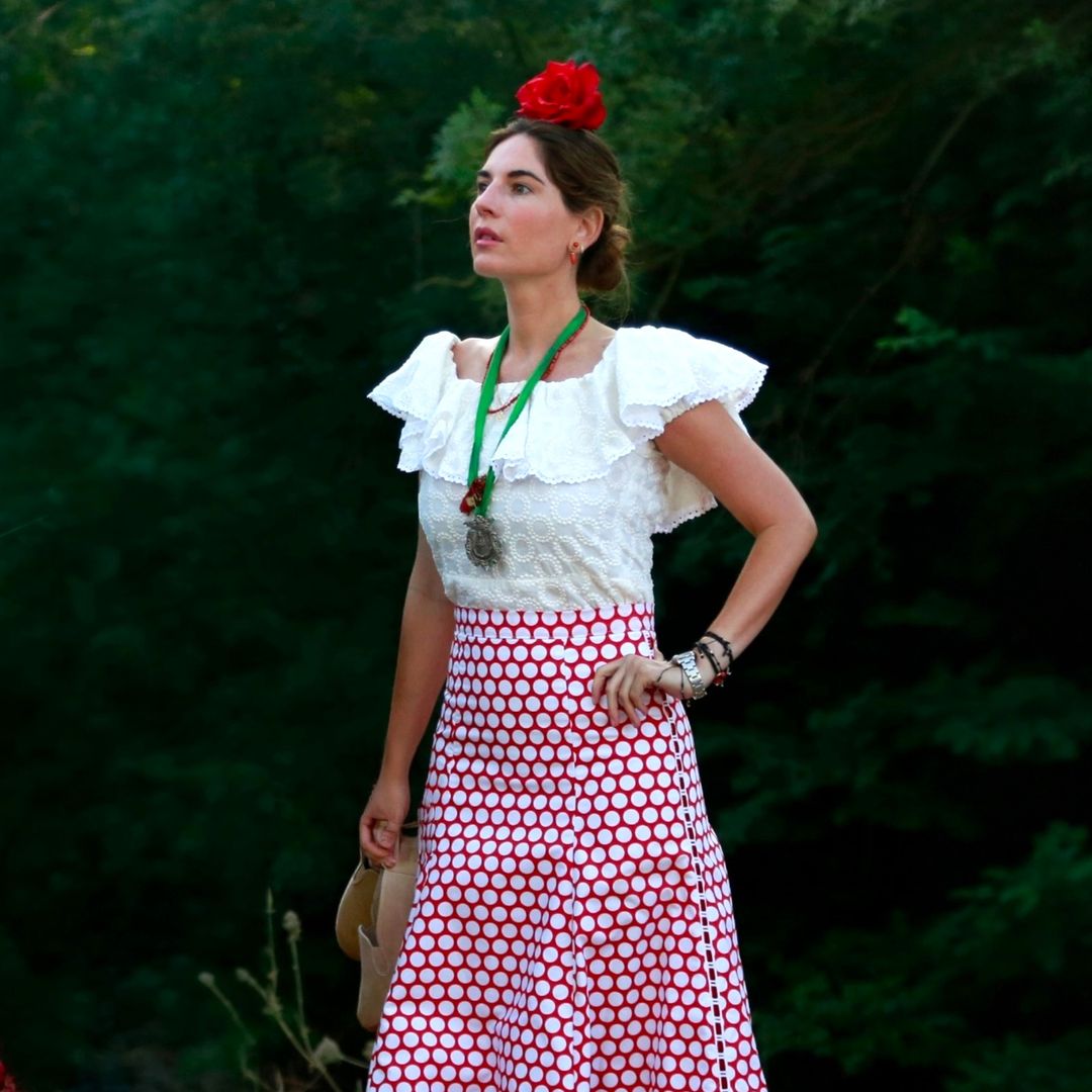 Los mejores looks de Lourdes Montes en El Rocío: cómo vestir con elegancia y tradición en la romería más famosa de España
