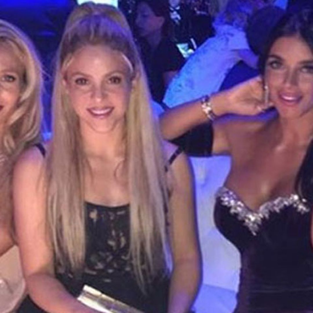 Así es el polémico vestido que ha lucido Shakira en la boda de Leo Messi y Antonela Roccuzzo