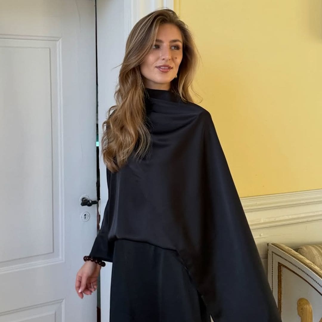 Con este truco de las danesas más estilosas podrás llevar el vestido lencero también a la oficina