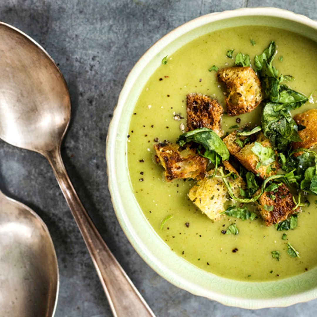Crema de espinacas y nabos con ‘croutons’