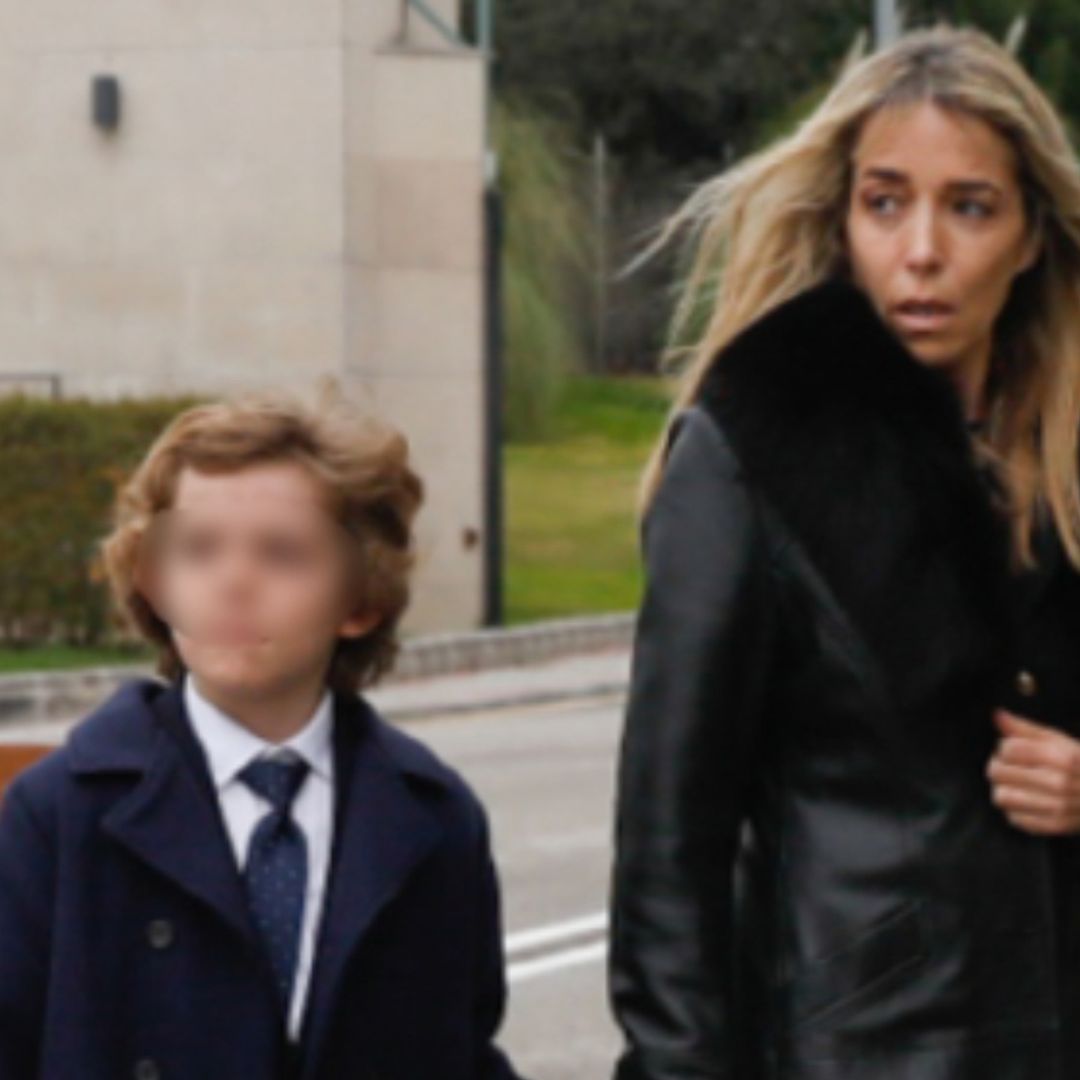 La mujer de Fernando Gómez-Acebo, Nadia Halamandari, y su hijo Nicolás de 7 años le dan el último adiós