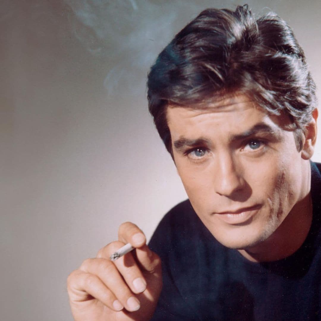 Delon contra Delon: la guerra abierta que ha hecho saltar a la familia por los aires