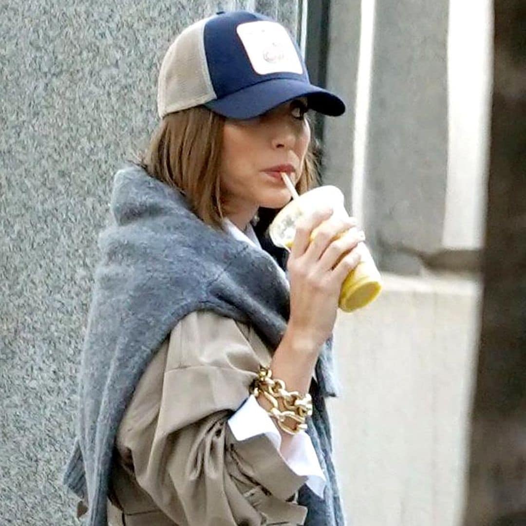 Tamara Falcó y Victoria Beckham, unidas por el accesorio de tendencia que podrás llevar todo el año