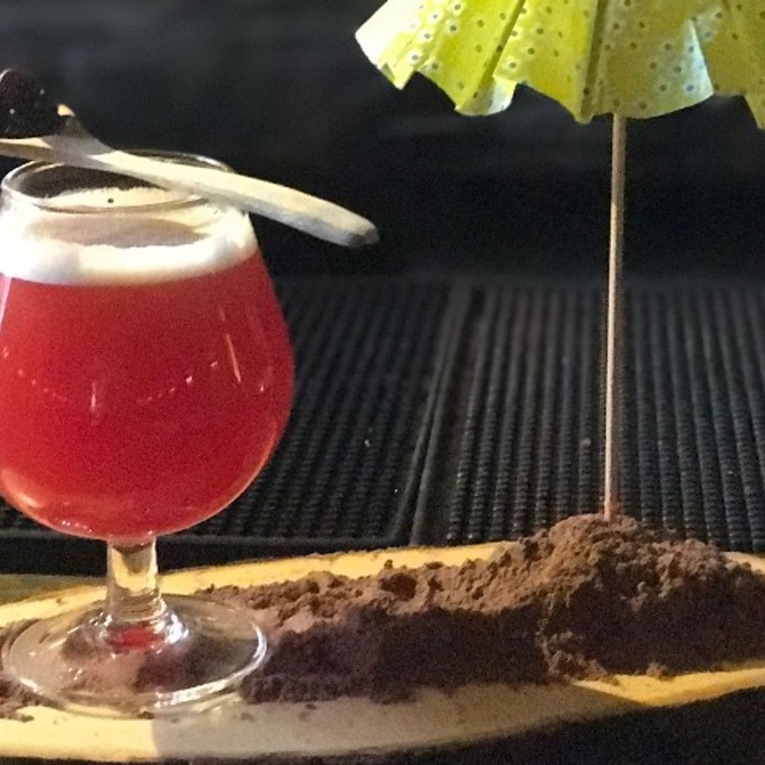 Cóctel 'arena, sol y playa'