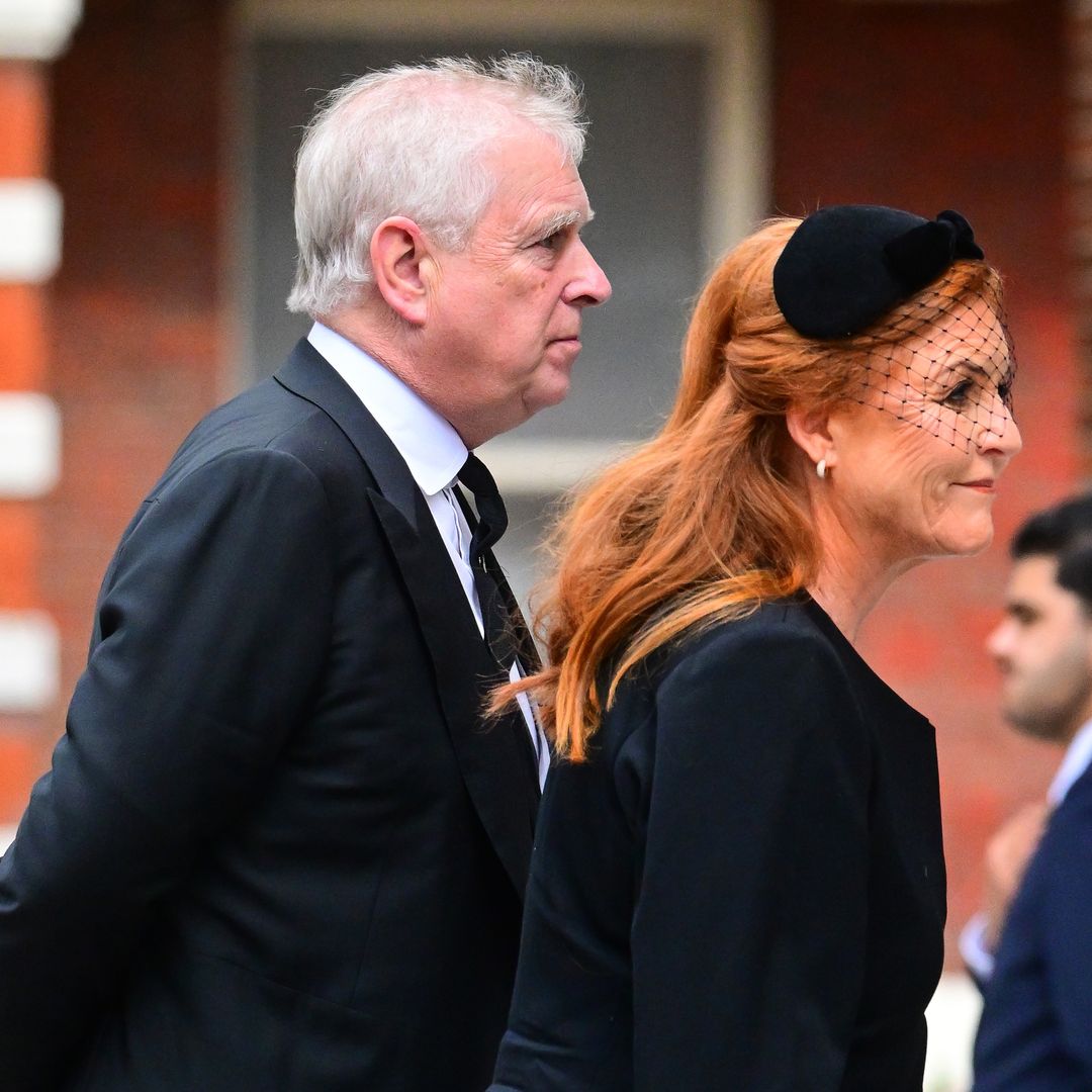 Andrés Mountbatten-Windsor y Sarah Ferguson reaparecen en el bautizo de su nieta tras perder todos sus títulos