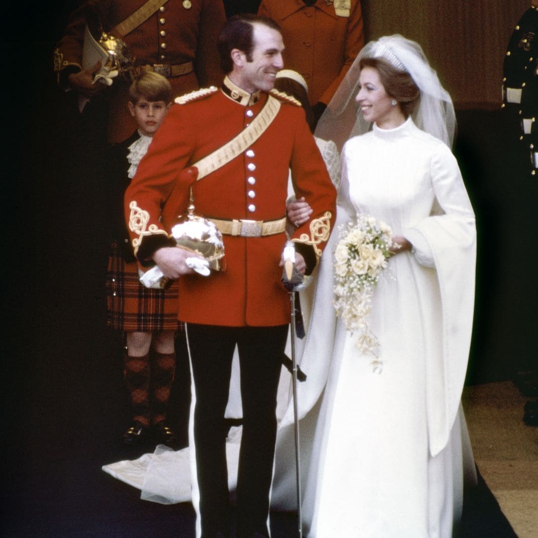 La boda de récord de la princesa Ana de Reino Unido en la que Grace Kelly se saltó el protocolo al vestirse entera de blanco