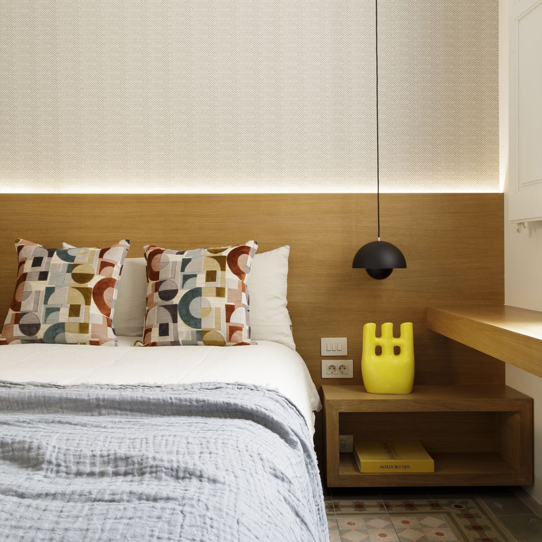 10 formas de iluminar la cama y darle un toque acogedor y moderno al dormitorio