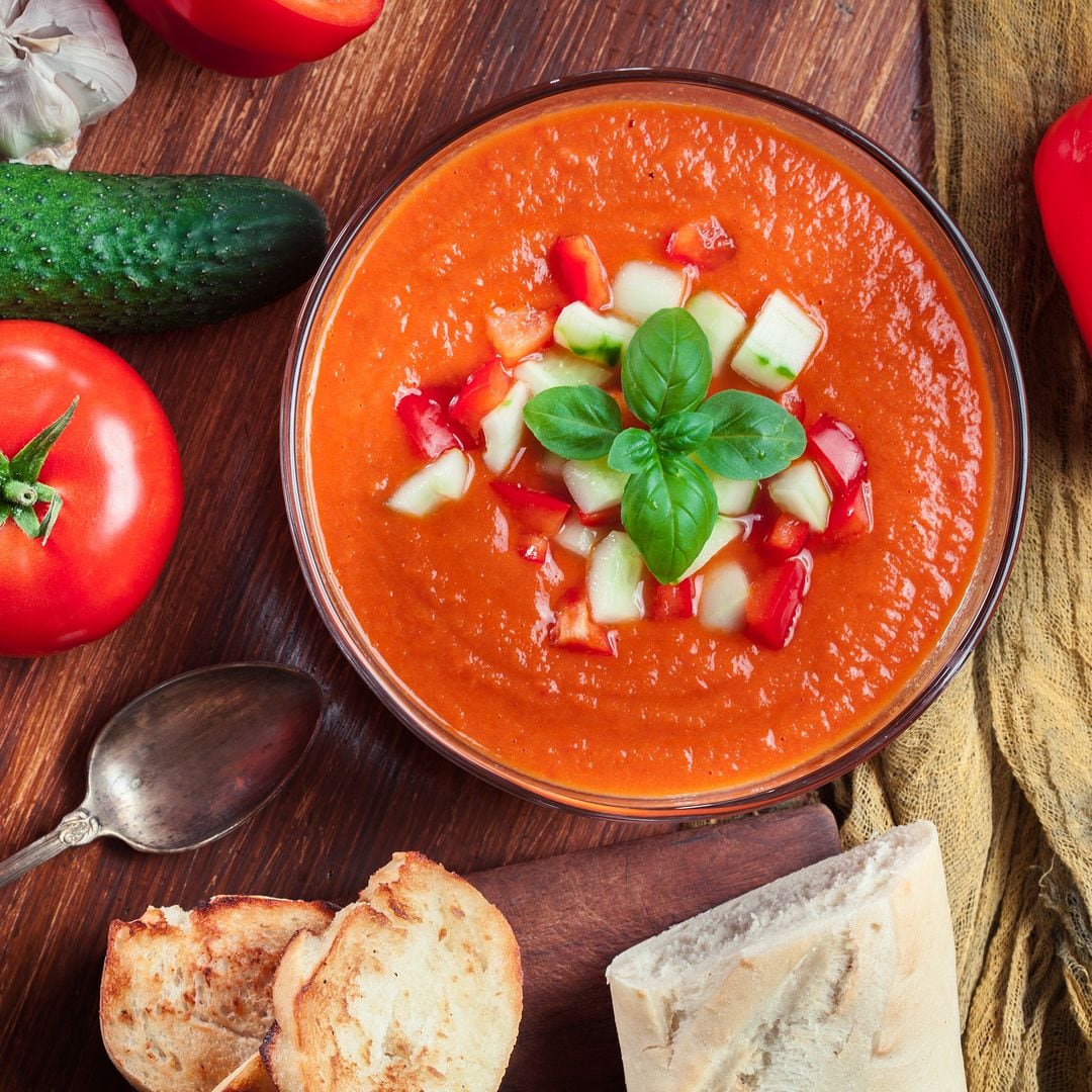 Gazpacho andaluz casero: receta sencilla y tradicional