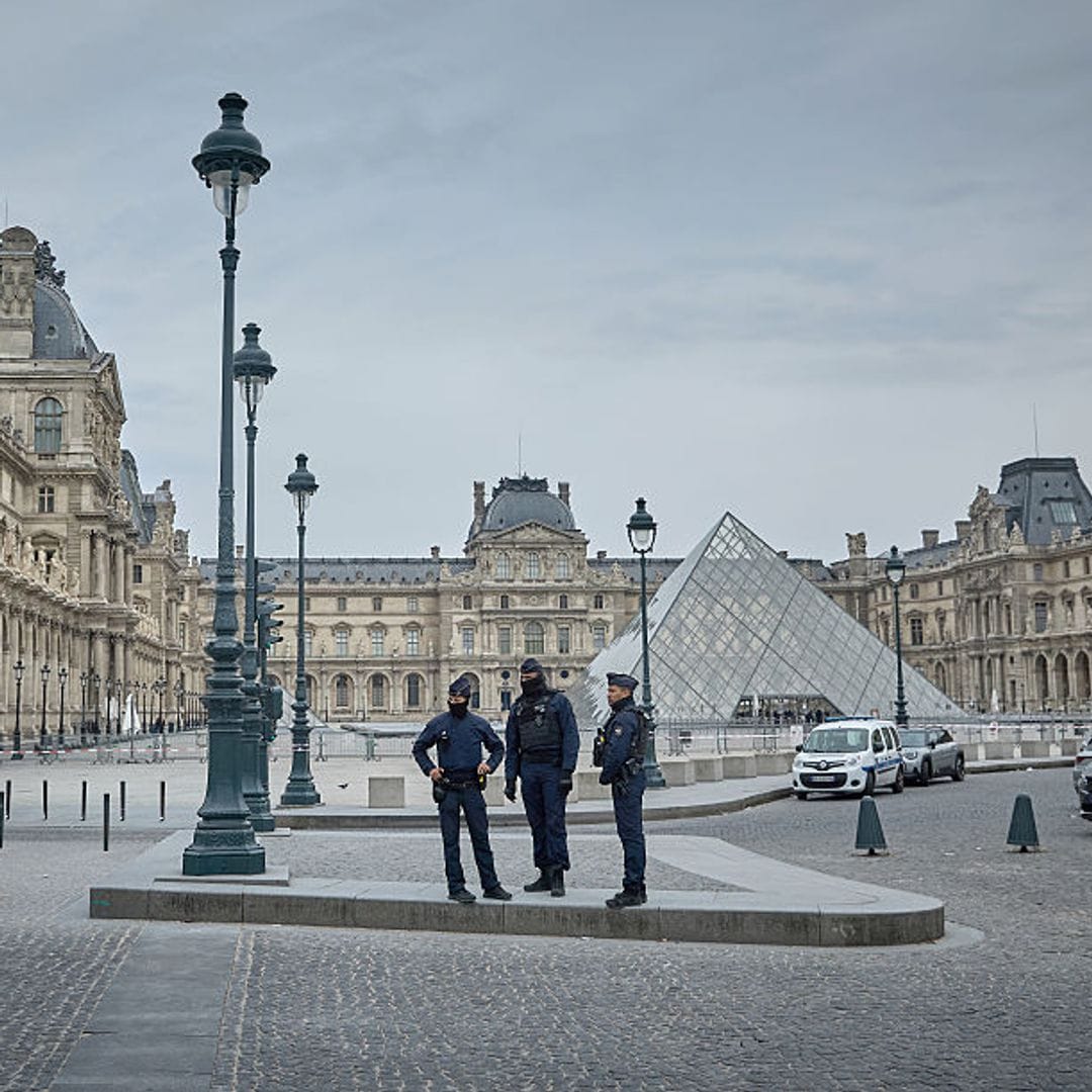 Detenidos dos sospechosos del robo en el Museo del Louvre, pero el botín sigue sin aparecer