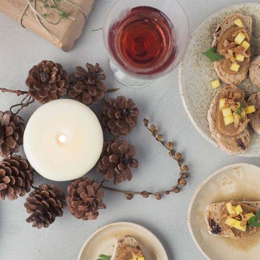 Turrón de foie, cebolla frita y mango