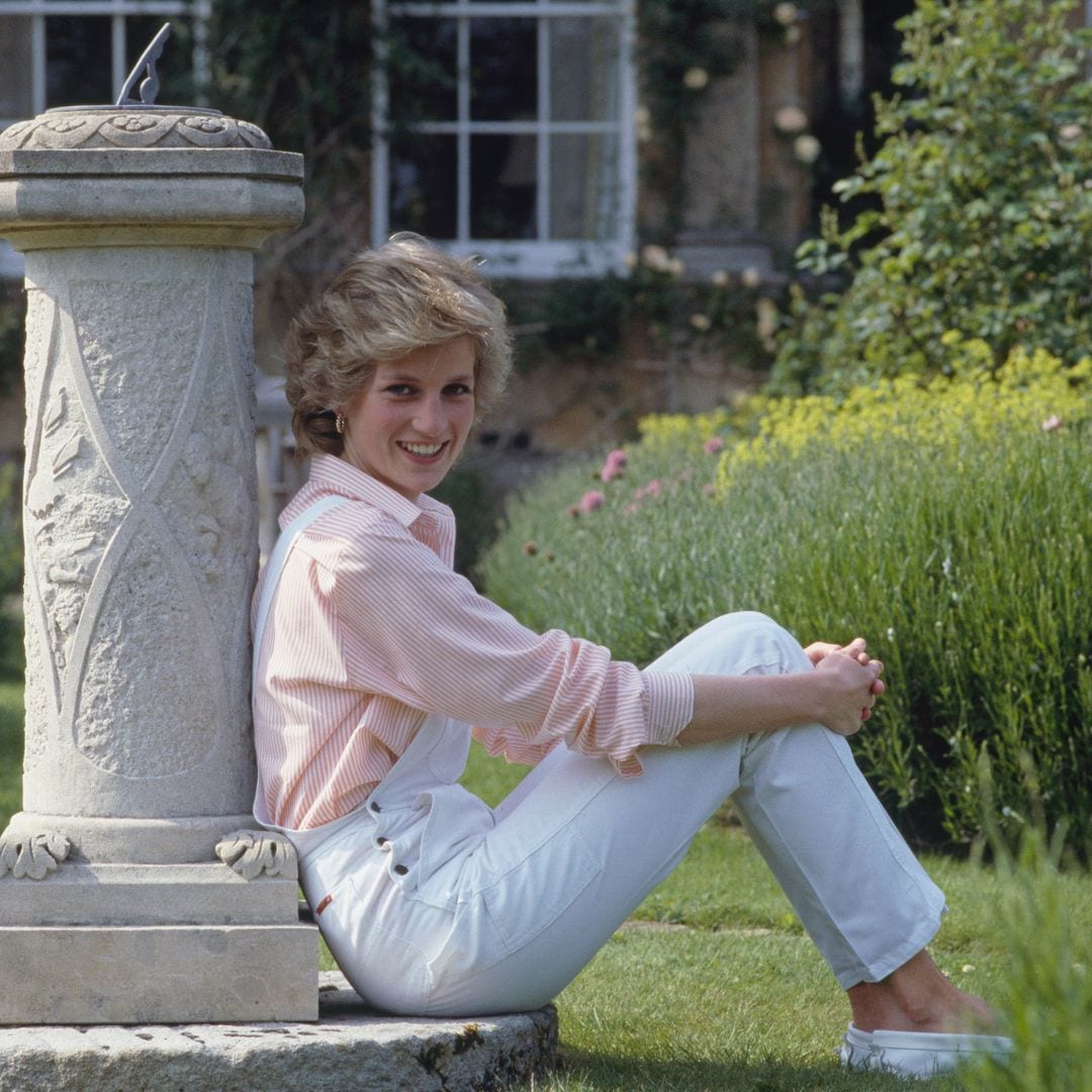 El hermano de la princesa Diana comparte un recuerdo veraniego de su infancia juntos