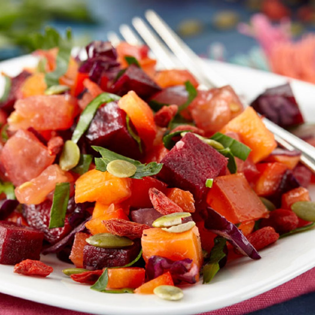 Ensalada de remolacha y calabaza con bayas de Goji