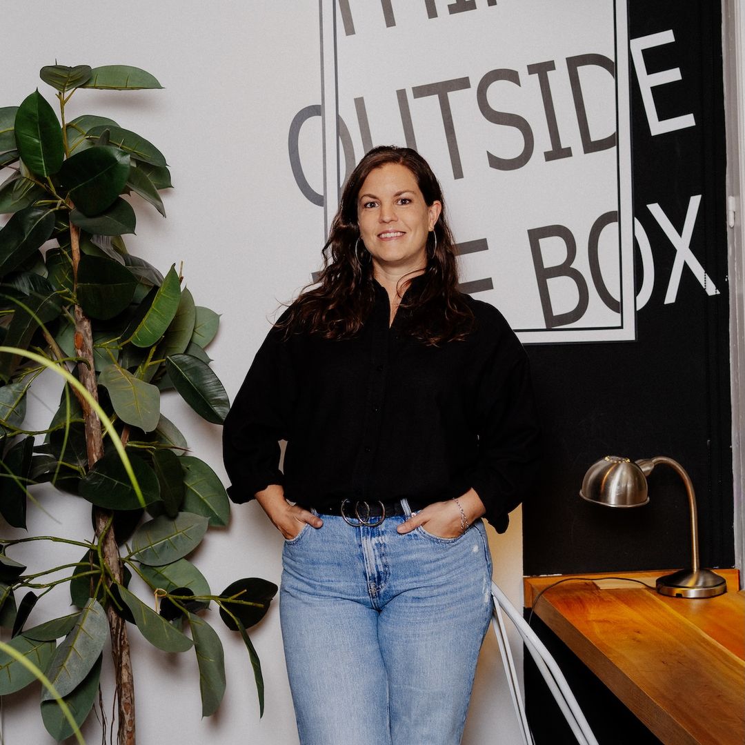 Ana Hernández, interiorista: “Esa lámpara que cuelga en el centro de tu habitación es la forma de iluminar menos interesante y acogedora del mundo”