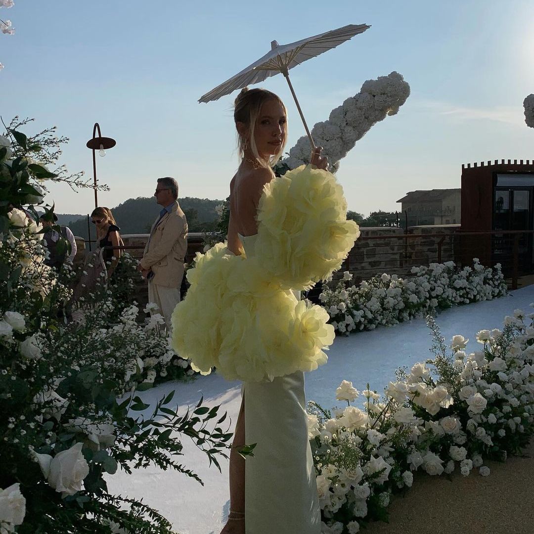 Leonie Hanne en la boda de Ed Westwick y Amy Jackson 